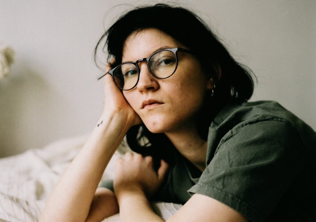 i'm still asleep Is An Invitingly Haunting Song From la loye