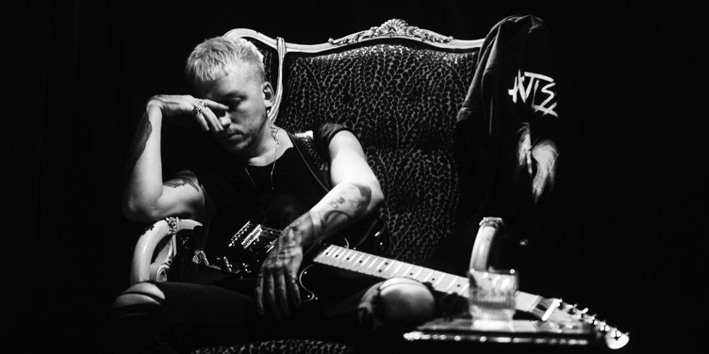 HRTLSS Creates A Mood With New Release Adding Up