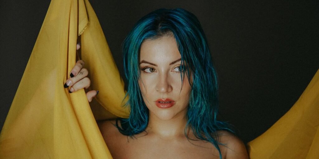 Charlotte Sands Drops Ethereal Pop Anthem Alright (Live Performance Video) Charlotte Sands Drops Ethereal Pop Anthem Alright (Live Performance Video)