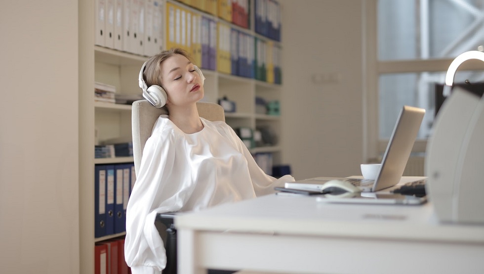 10 Ways The Right Playlist Can Boost Your Productivity At Work