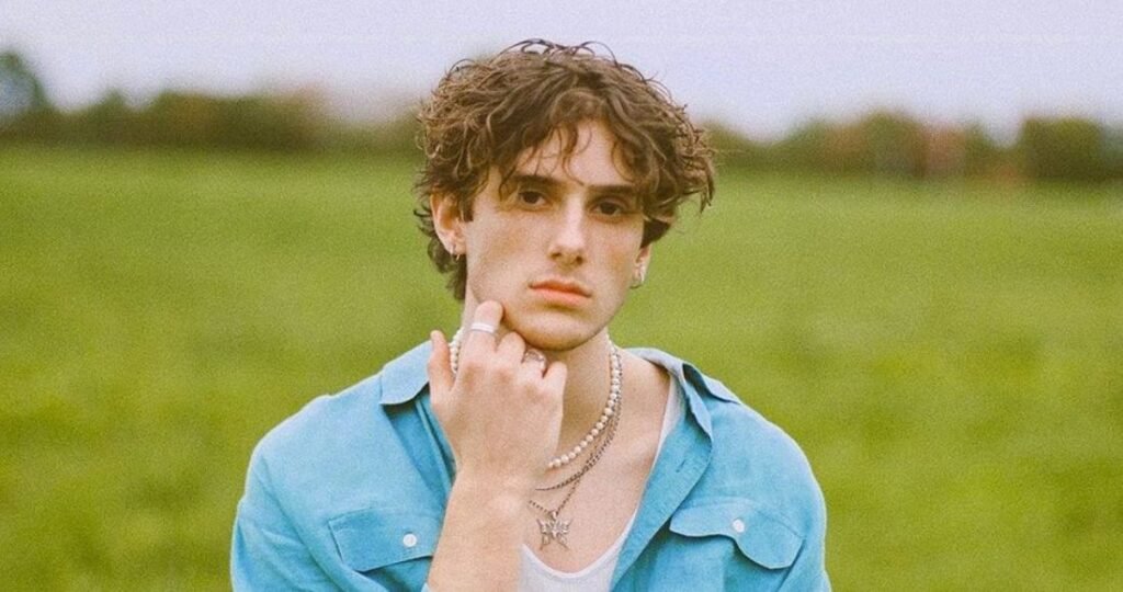 JVKE's Breakout Hit Golden Hour: The Story, Lyrics, and TikTok Impact