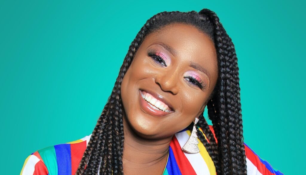 5 Reasons Why You Should Smile More When Dating (And How to Do It Right) 5 Reasons Why You Should Smile More When Dating (And How to Do It Right)