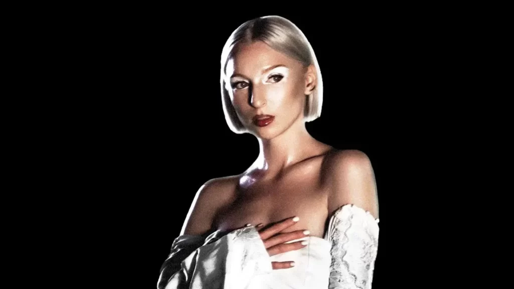 Sadye's Debut Single Biblical Is a Dark and Seductive Alt-Pop Gem