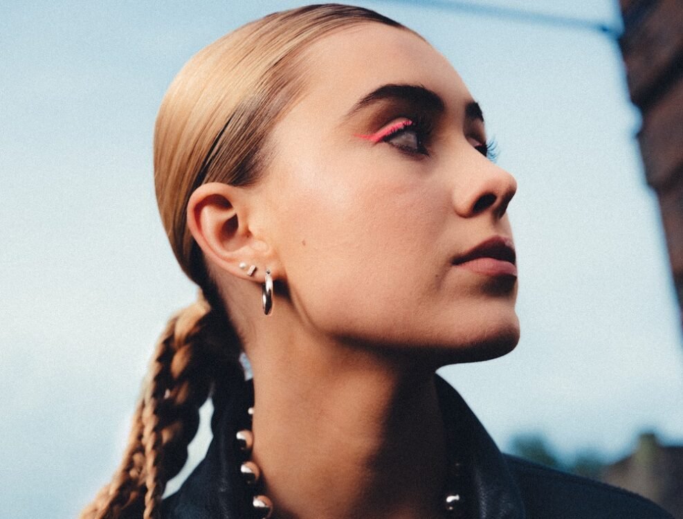 Fiona Harren's What Do I Do Redefines Indie-Pop With Emotional Depth and Sonic Mastery