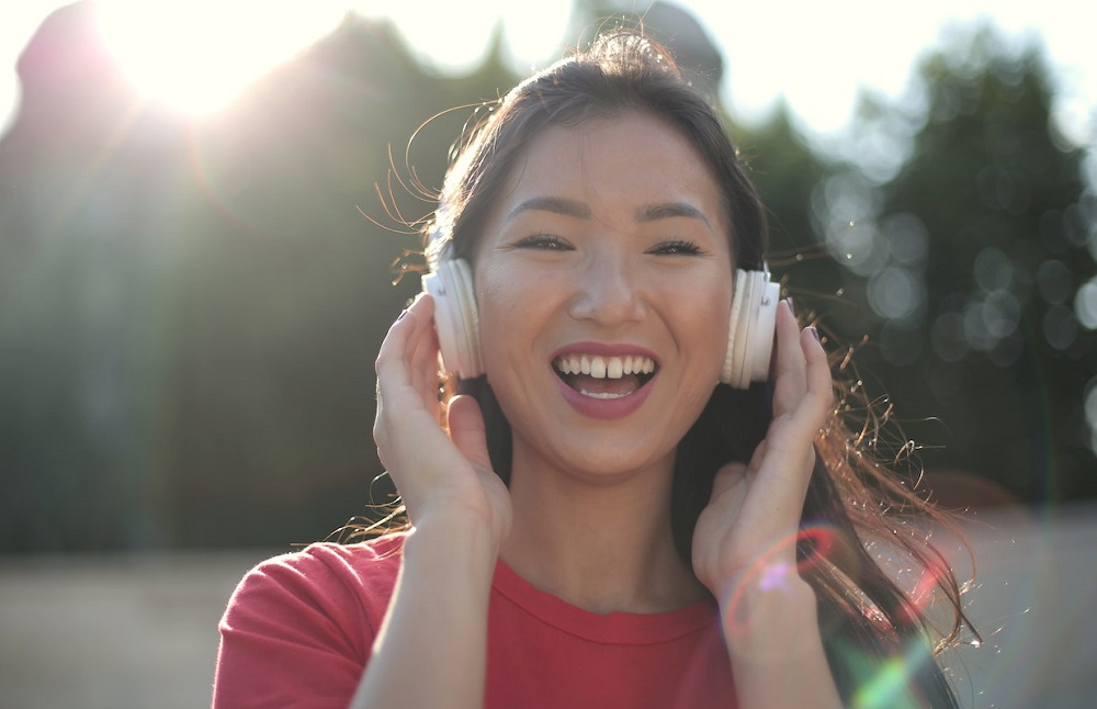 5 Reasons Why Walking With Music Is Good For Your Health