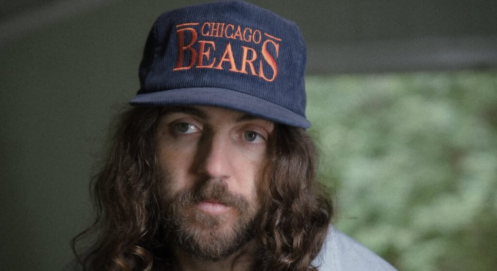 Hazlett’s Mama’s Boy: A Harmonious Blend of Vulnerability and Melody