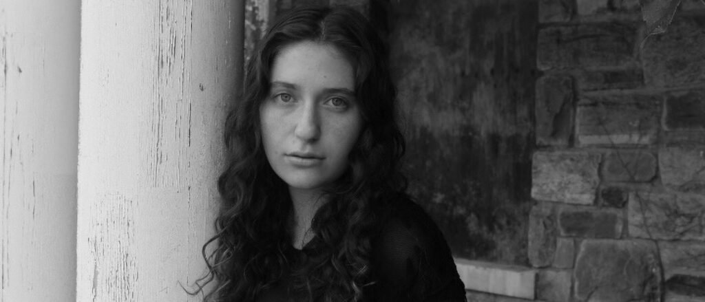 Ghosting: A Modern Dating Trend Echoes in Andie Mechanic's Lucy