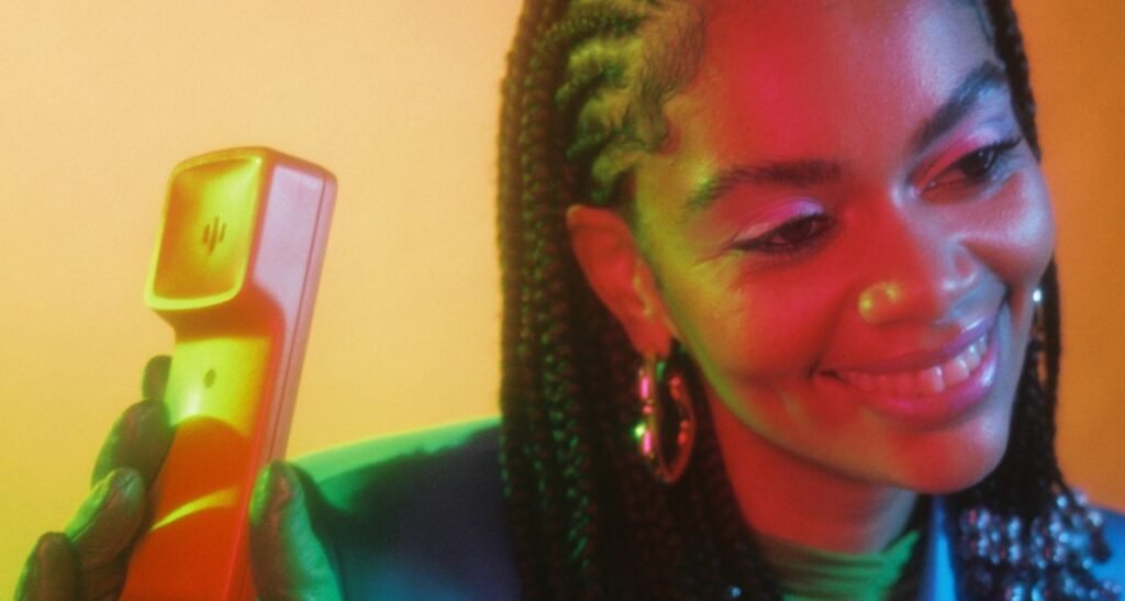 Don’t Answer by Joya Mooi: A Melodic Manifesto for Solitude in the Digital Onslaught