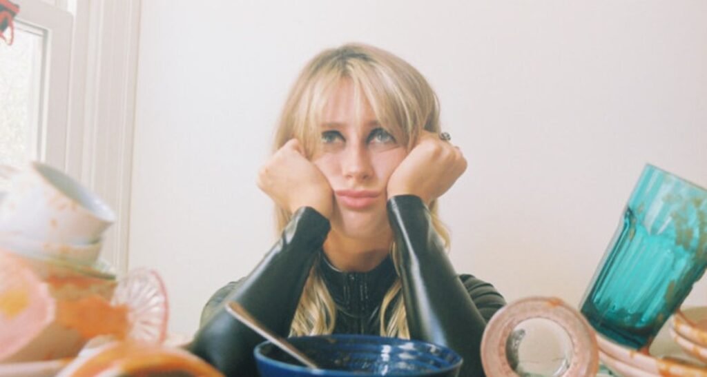 Dominoes by Unknown Venus: A Lo-Fi Lament in the City of Angels