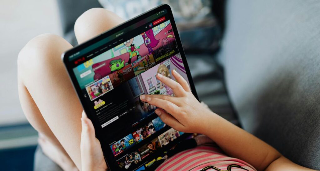 Games to Play When Bored on Netflix: Because Who Gets Bored Watching TV?