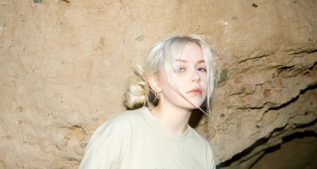 JOA – Golden Years: A Coming-of-Age Anthem Wrapped in Melancholy and Defiance