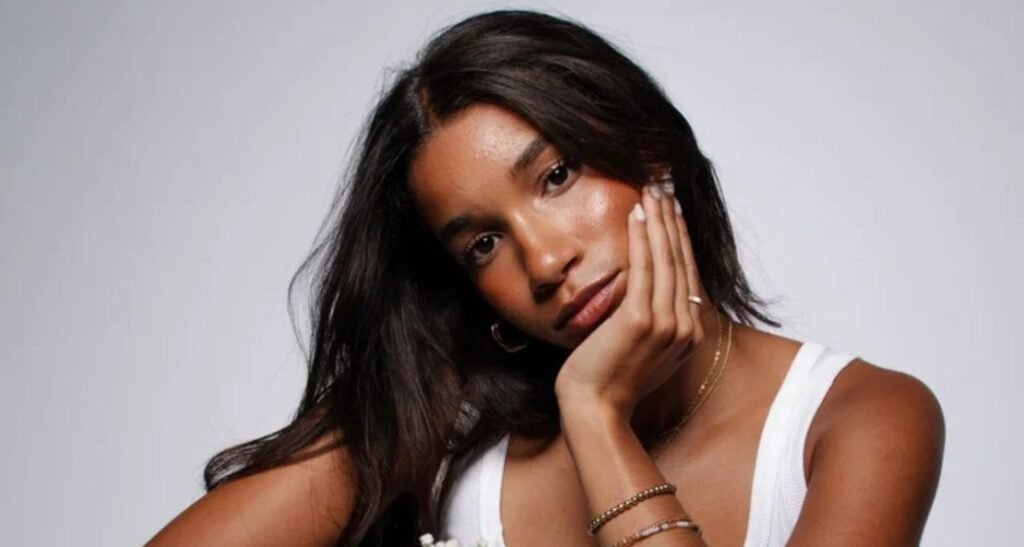 Kaelynn Hayes Opens Up on rethink us, a Dreamy Indie-Pop Spiral of Self-Doubt