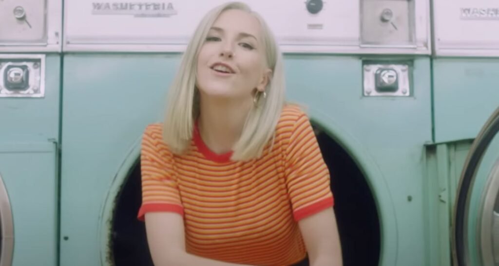 LAOISE – Again